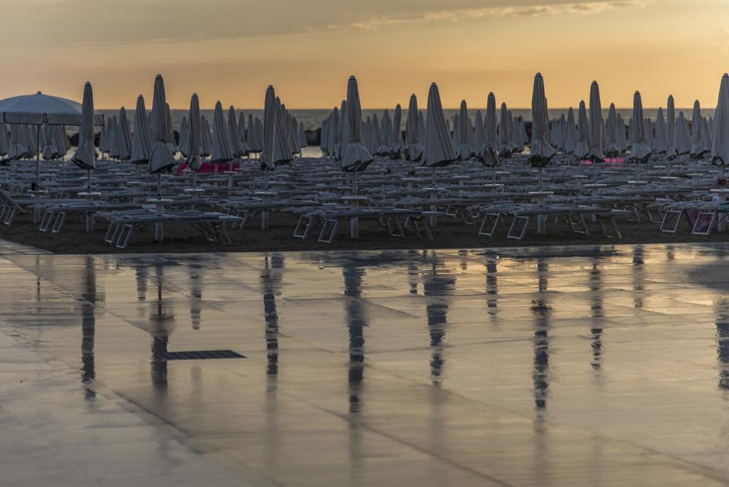 Hotel Baia Marina Cattolica Esterno foto